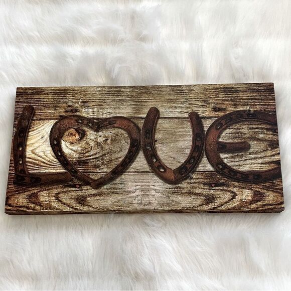 Love Horseshoe sign  - Picture 1 of 5
